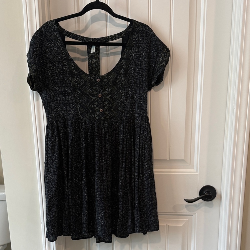 Free People Black Printed Short Sleeve Tunic